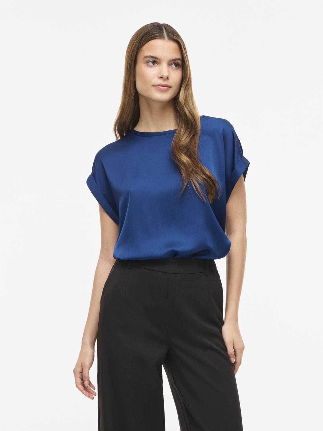 model_shot-front